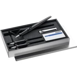 Lamy Schreibset Joy AL 011 Calligraphy, Kunststoff / Aluminium, Füller Und Zubehör, Etui 8 Lamy Schreibset Joy AL 011 Calligraphy, Kunststoff / Aluminium, Füller Und Zubehör, Etui -PapierMeister Verkäufe 11b1d5a27c52e28a6f8def61e6a60d3280079e99 schreibset lamy joy al 011 calligraphy