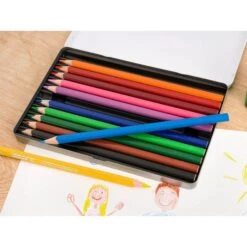 Jolly Buntstifte Supersticks Delta, 3003-0013, Kinderfest, Sortiert, Im Metalletui, 12 Stück -PapierMeister Verkäufe fbd7ea5844b1a927c6d9a718b772255b7fee108b buntstifte jolly supersticks delta 3003 0013